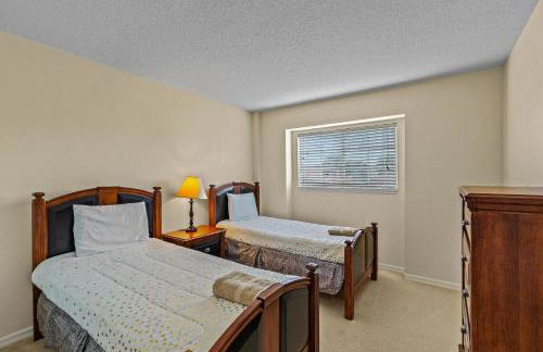 Family Ready in Gated Community Near Attractions - Foto 7