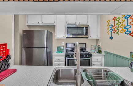 Mid-Century stay with Pool ,Golf Retreat and cool Comfort - Foto 10