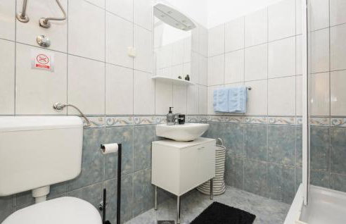 Amazing Home In Vrgorac With Wifi - Photo 50