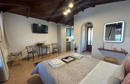 Takis' Attic - Foto 9