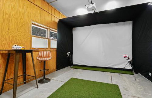 6BR Houghton Lake House with Indoor Pool, Hot Tub and Golf Simulator - Photo 2