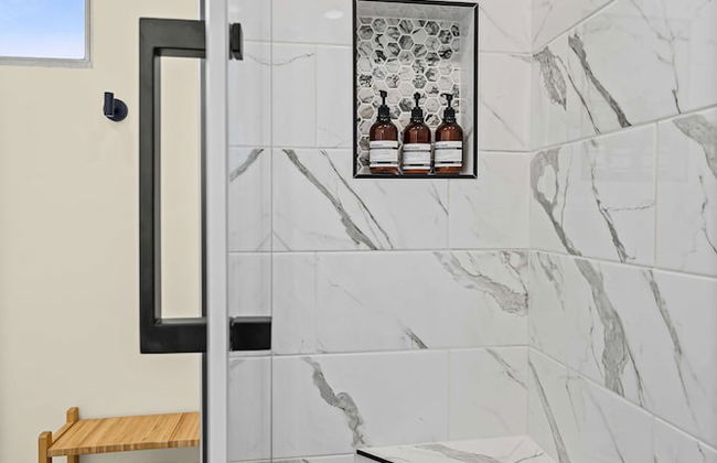 Live Like a Local - Studio With Huge Backyard - Photo 43