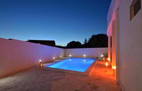 3 Bedroom Amazing Home In Pozorac - Foto 9