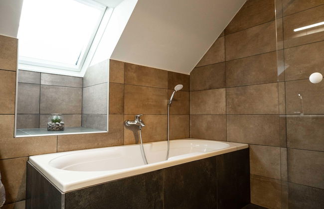 Modern Apartment Right Next to the ski Lift - Photo 18