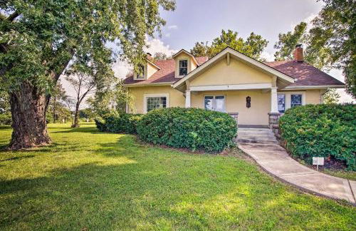 Remodeled Historic Farmhouse about 20 Mi to KC! - Foto 28