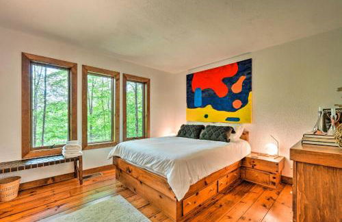 Luxe Plymouth Chalet with Indoor Pool and 3 Decks! - Foto 34