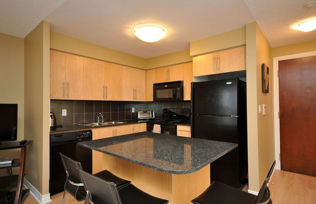 NAPA Furnished Suites - Square One - Photo 5