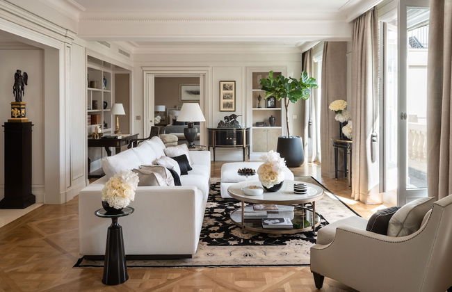 Four Seasons Hotel George V - Photo 14