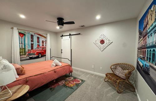 Havana House oasis with pool spa firepit game room and Mountain Views Be away from the city rules - Foto 25