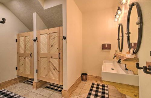 Grand Mountain Retreat in Angel Fire with Game Room! - Foto 31