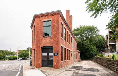Jennifer's Historic Loft Glass Bedroom - Foto 31