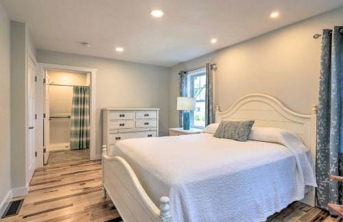 Sun-Dappled Retreat - Walk to Wickaboag Lake! - Foto 22