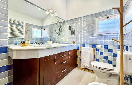 Casa familiar junto al Lago de la Encantada con zona de juegos, BBQ y cine - Foto 29