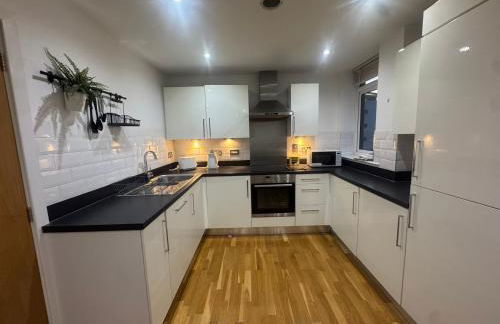 Ideally located Didsbury Chorlton gated parking - Pass the Keys - Foto 17