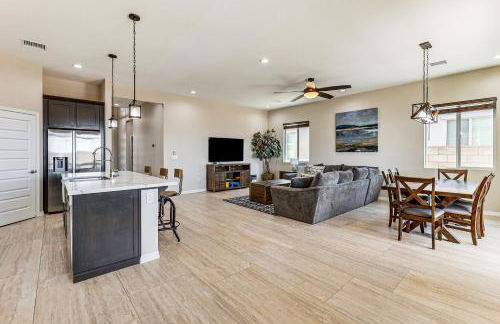 Mtn-View Home with Patio, 3 Mi to Colorado River! - Foto 12