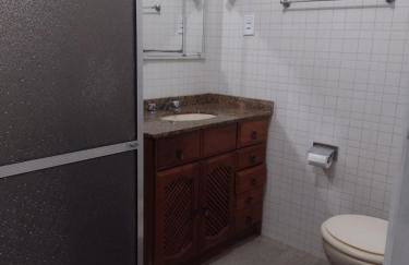 Apartamento amplo 10 mim da praia - Foto 9