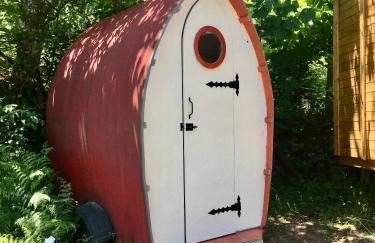 Rosa the Cosy Cabin - Gypsy Wagon - Shepherds Hut, RIVER VIEWS Off-grid eco living - Foto 19