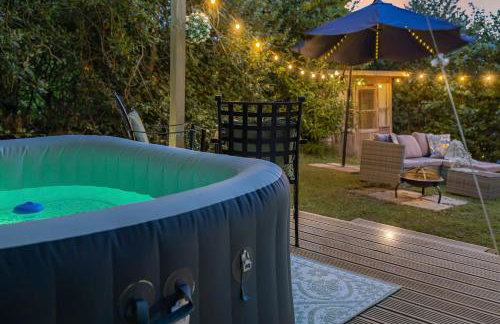 Barn with Hot Tub, Pool Table & Pizza Oven - Foto 3