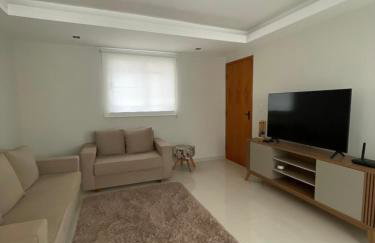 Apartamento em Poços - Varanda com Churrasqueira - Foto 14