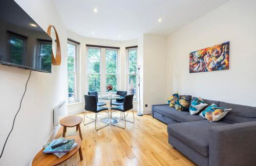 Comfy 2-Bed Flat On Upper St - Next To Tube - Foto 1