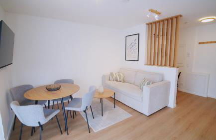 YUVA HOMES -2 Zimmer-S-Bahn MUC-Parkplatz - Foto 1