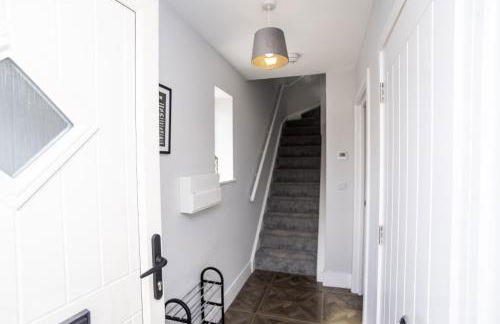 Central Telford Home - Sleeps 8 - Private Parking - Photo 24