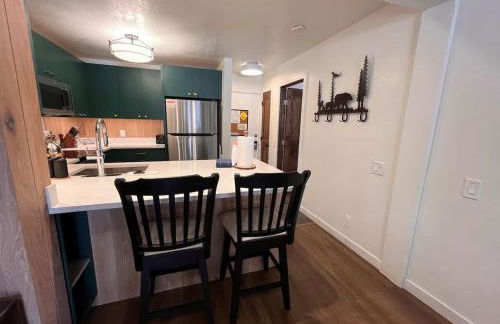 Cozy Ski Condo - Walk to Canyon - Dog Friendly - Foto 32