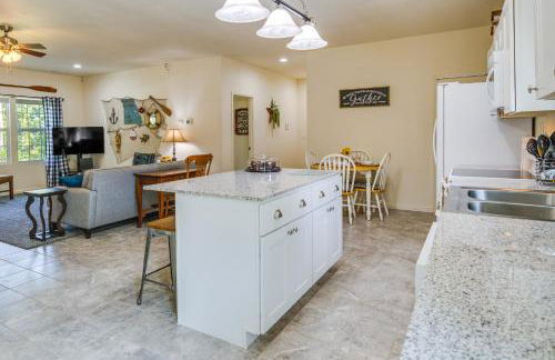 Charming Gravois Mills Escape with Private Backyard! - Foto 12