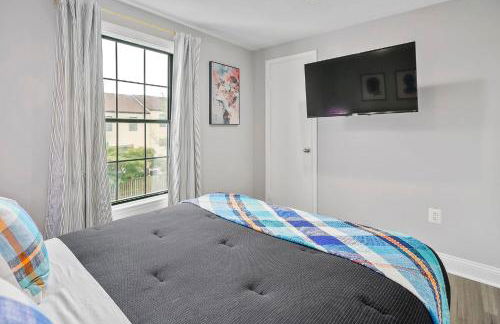 NEW! Large 3-story townhome Private, Self checkin, Pet Friendly! - Foto 31