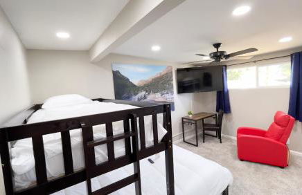 Private Home - Heated Pool, Billiards, Darts, Foosball, Fireplace, 5 Smart TVs, BBQ, Cotton Bedding - The Saguaro Sanctuary, Pool Heat Optional - Foto 38