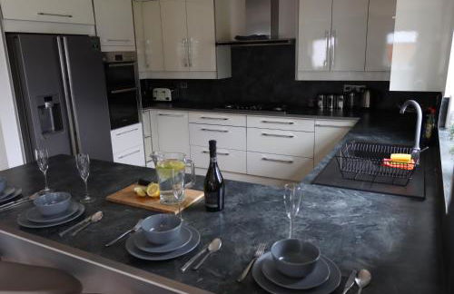 Luxury Pamper Home Hot Tub & Sauna Ladies Retreat - Photo 19