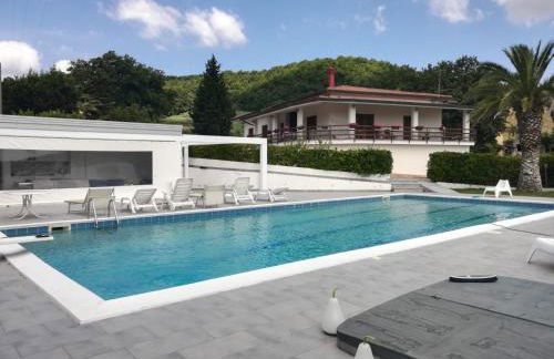 Villa Assunta con piscina - Foto 1
