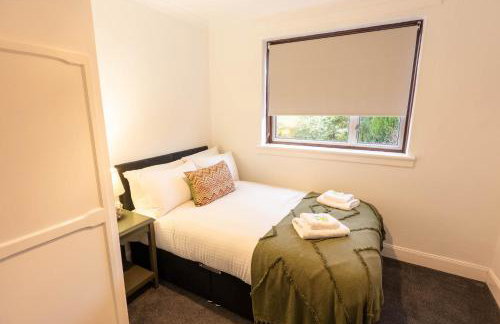 Spacious Home 10 mins to Airport & Braehead - Pass the Keys - Foto 22