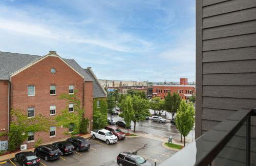 Brand New Condo in the Heart of Traverse City! - Foto 8