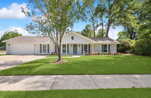 LSU Slammer Arcade 4 5 mile to LSU Private Yard - Foto 24