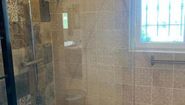 Villa tout confort avec piscine privée - Foto 4, Shower