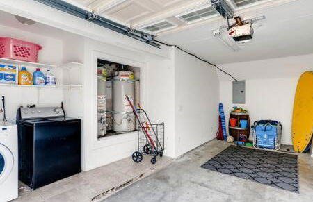 Awesome 3BR 2BTH 1 Block To Beach C2 - Photo 32