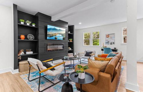 Spacious 4BR House Near Downtown, Perfect for Groups & Pets - Foto 1