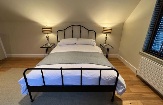 NEW 1BD Contemporary Home Upper Dunblane - Photo 4