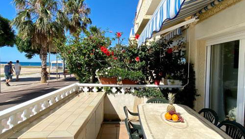 House in front of the beach with sea view - Foto 3