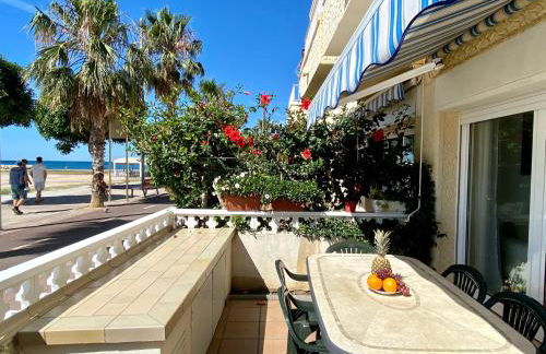 House in front of the beach with sea view - Foto 3