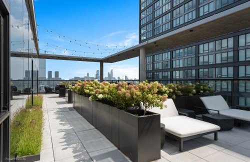 Sage Modern Apartments Near Union Park in West Loop - Photo 20