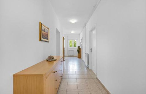 3 Bedroom Lovely Apartment In Sibenik - Photo 19