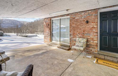 half Mi to Kanawha River Quiet Escape with Patio - Foto 22