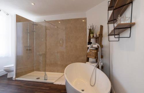 Cosy Cottage for Couples, Parking, 3 Min 2 Beach - Foto 6