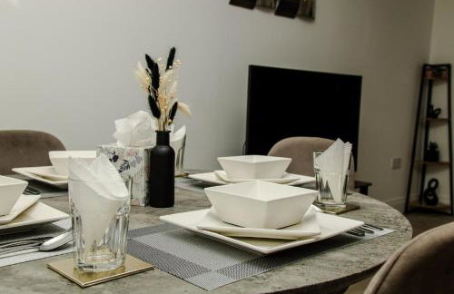 City Centre - FREE PARKING, BUSINESS STAYS, FAMILIES, RELOCATORS - Foto 6