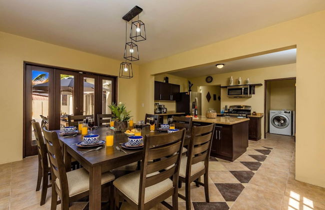 Large 5BR Villa With Private Pool Near Eagle Beach - Photo 3