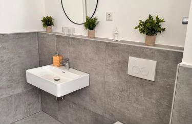 Studio Apartment im Zentrum mit Parkplatz & neuem Badezimmer - Foto 2