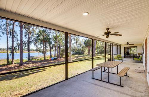 Lake Smith Getaway with Dock Families Welcome! - Foto 25