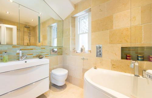 Eskbank Villa near Edinburgh - Photo 12